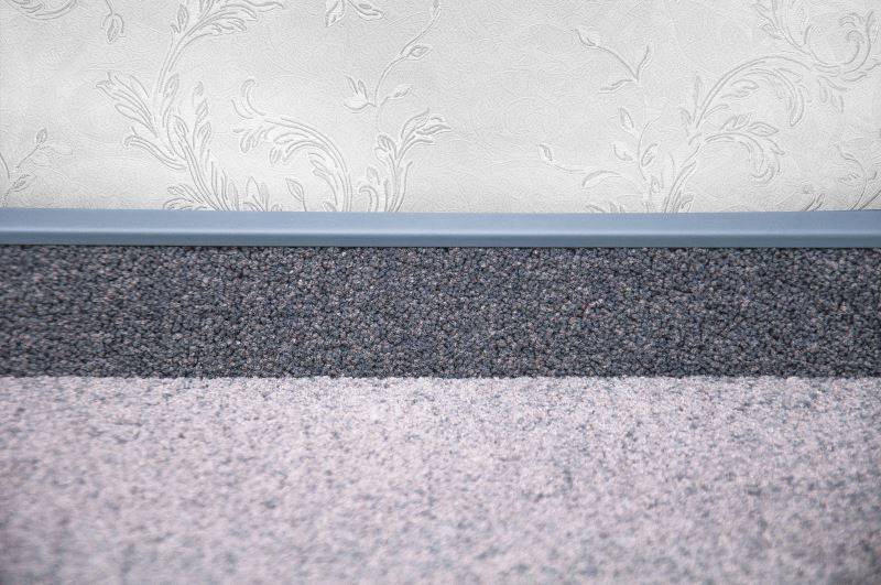 Плинтус для ковролина "Korner" Listwa графит (2500*13,8*50 мм) — купить в Волгограде