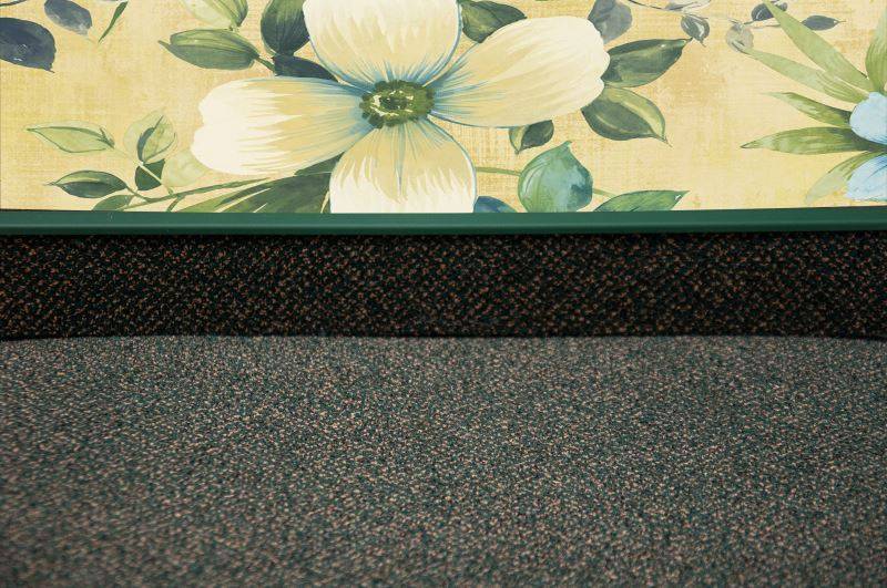 Плинтус для ковролина "Korner" Listwa зеленый (2500*13,8*50 мм) — купить в Волгограде