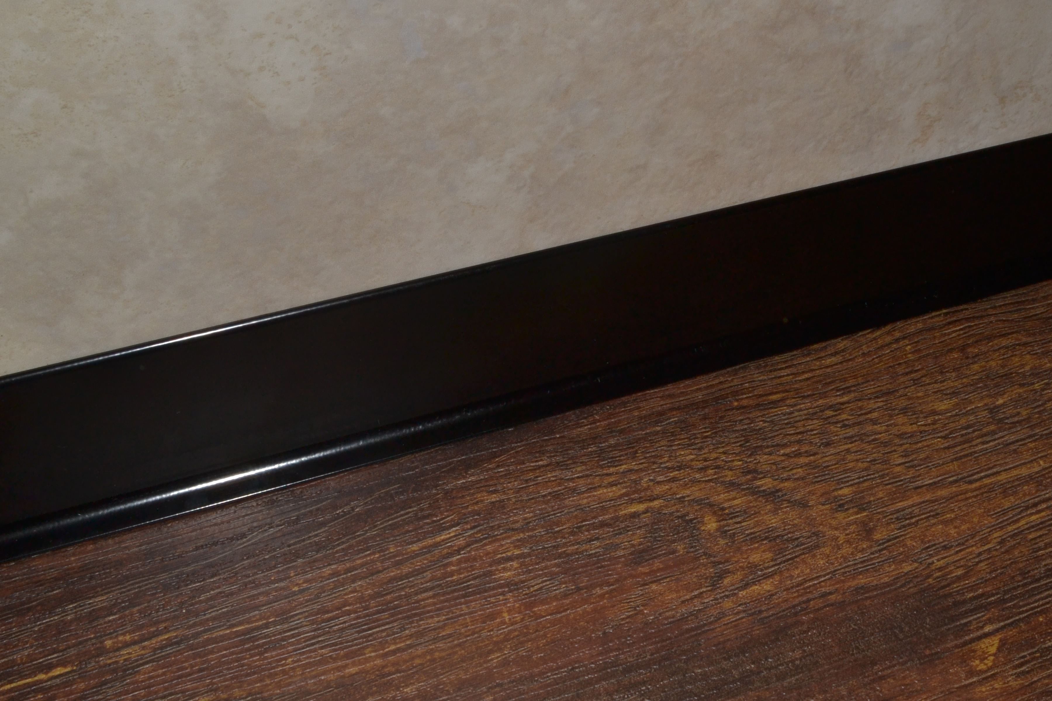 Плинтус алюминиевый L-образный черный (2500*11*60 мм) — купить в Волгограде