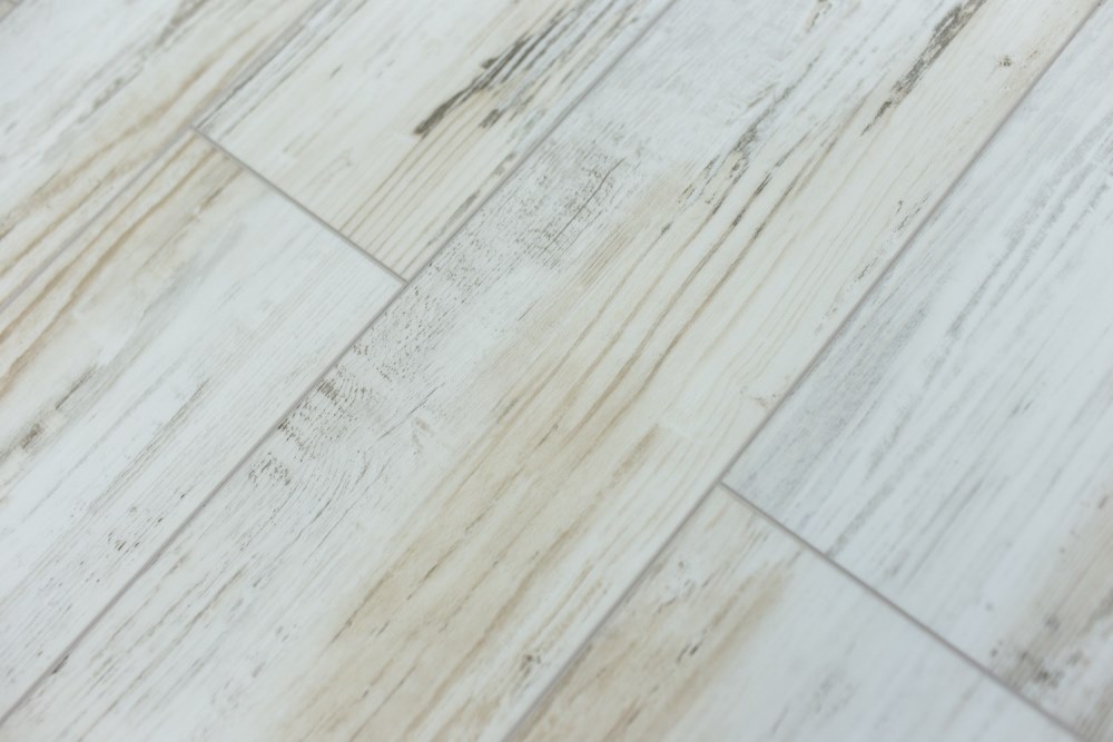 Замковая ПВХ плитка "Art Tile" Берёза Прованс (1220*152*5 мм) — купить в Волгограде